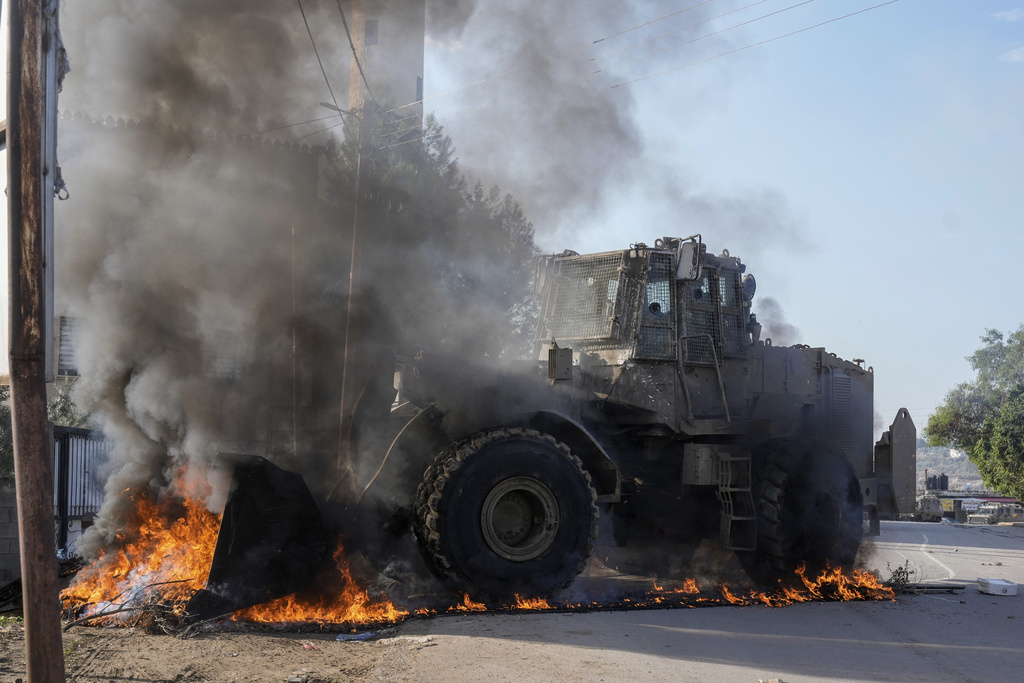 Fri. 9:24 a.m.:P Palestinians crowd into ever-shrinking areas in Gaza as Israel's war against Hamas enters 3rd month | News, Sports, Jobs - Vimarsana News